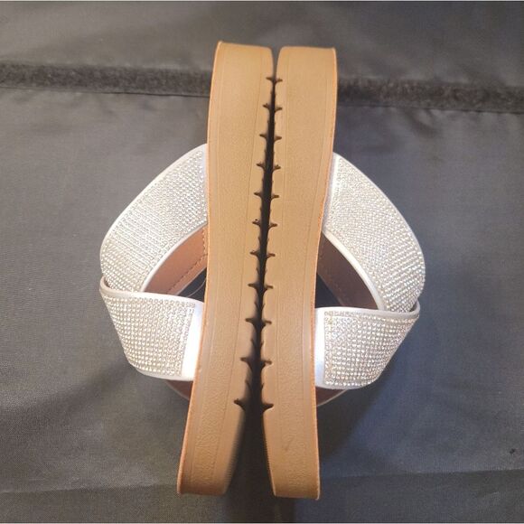 BRAND NEW UNIONBAY  CRISSCROSS RHINESTONE SILVER SANDALS - Picture 12 of 14